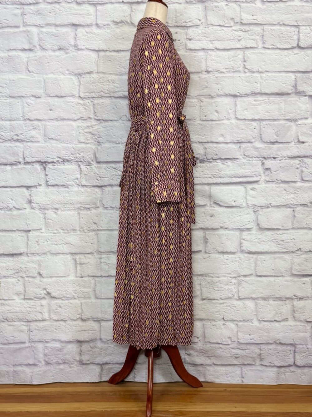 Melloday Abstract Print Metallic Gold Jacquard Pleated Midi Dress - Picture 3 of 6